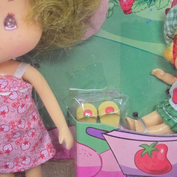 Berry Sweet Sisters STRAWBERRY SHORTCAKE And Apple Dumpling 2002 Summer Lovin' - Picture 5 of 16